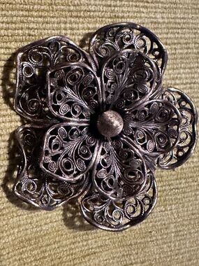 Vintage Filigree Flower Brooch - Silver Tone